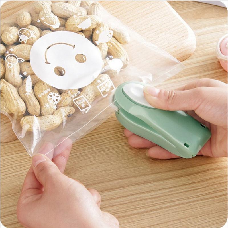 اله تغليف الطعام و اكياس الطعام Mini Portable Food Storage Bag Sealing Machine