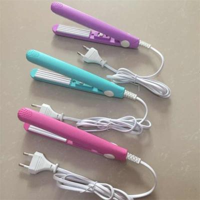 مكواة شعر صغيرة ميني لفرد الشعر درجة حرارة 374 فهرنهايت Mini Hair Straightener